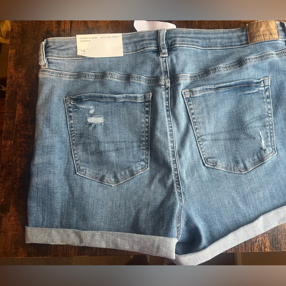 Women’s American Eagle super high rise shortie